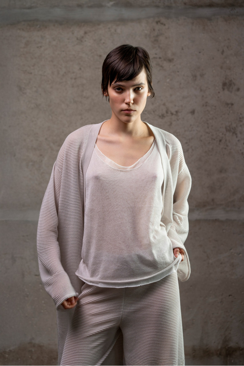 トップス Chihr37 Buy grey Translucent Top With Raw Edges 7587а-88 color grey